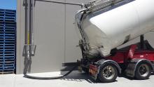 cisterna sfuso bulk truck unloading